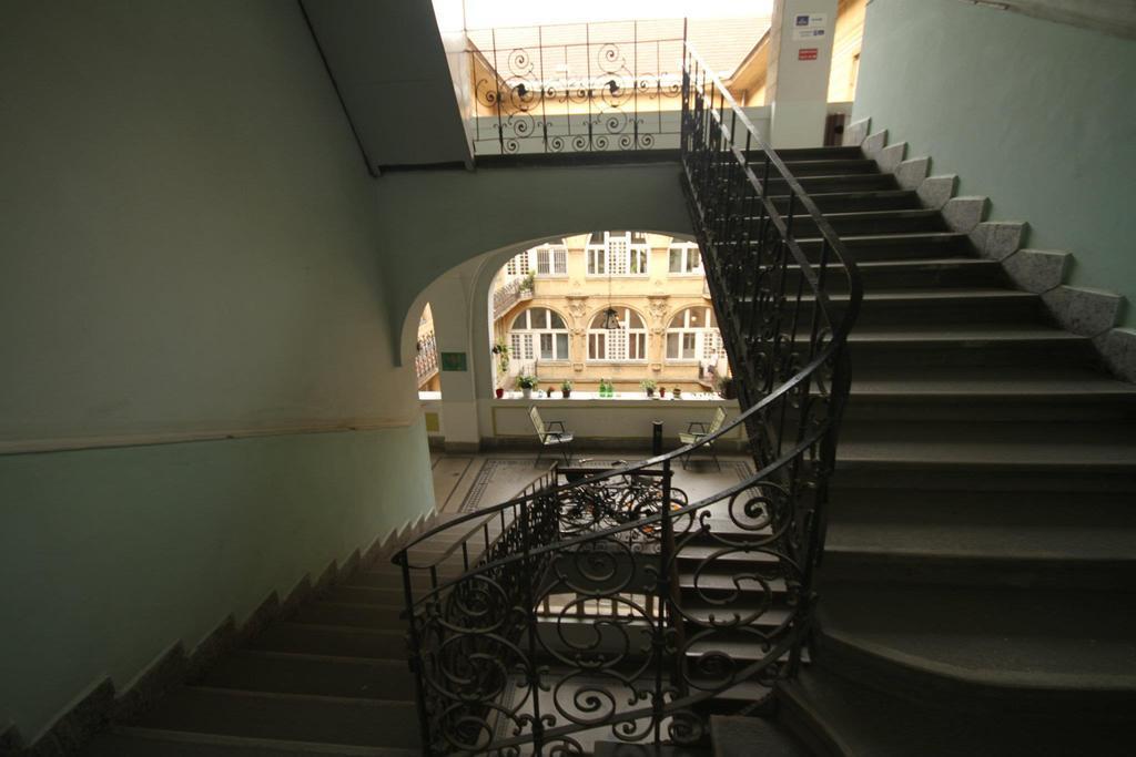 2Night Hostel Budapest Exterior foto